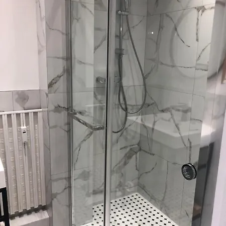 Contemporain A Avec Terrasse Et Parking 35 M² Apartment