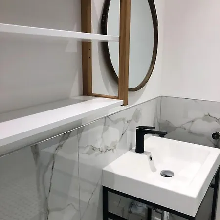 Apartment Contemporain A Avec Terrasse Et Parking 35 M² Cannes